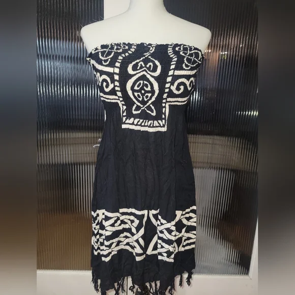 Beach Dress - Picture 1 of 3